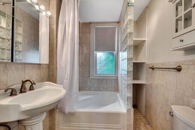 Building Photo - 56 Warren Ave