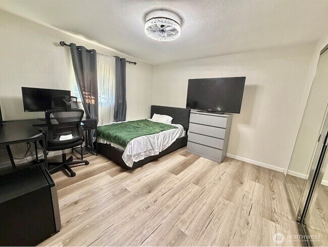 Building Photo - 1149 Sherman Ave