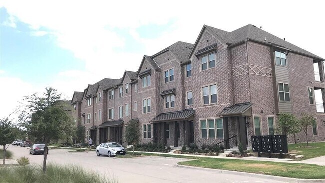 Building Photo - 4246 Shavano Dr