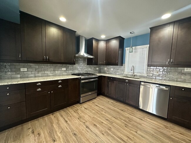 Building Photo - 33351 N Park St