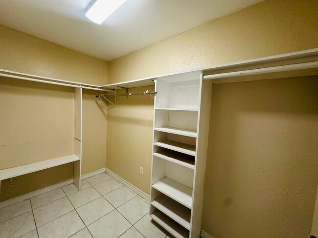 Building Photo - 3023 Potomac Loop