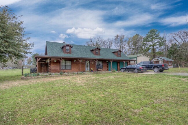 Primary Photo - Rental with Country Living at its Finest