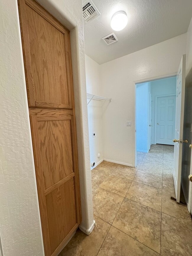 Building Photo - Queen Creek 4 bed 2.5 bath For rent