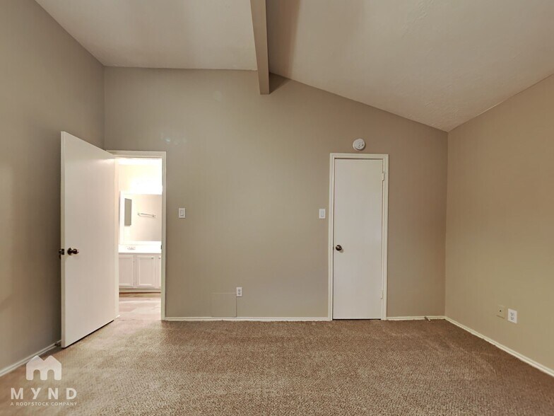 Building Photo - 225 Bedford Ln
