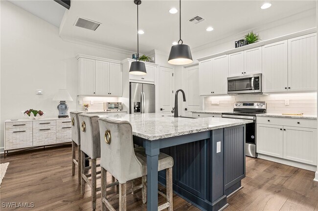 Building Photo - 6992 Saona CT