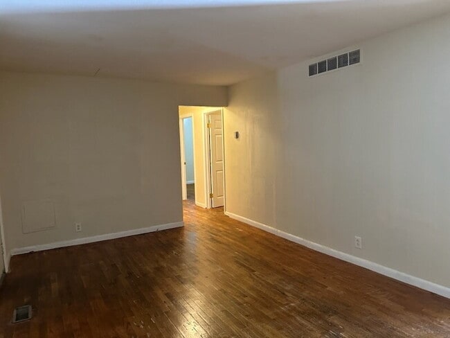 Building Photo - Cozy 3-Bedroom Single-Family Home in Flint – Spacious & Comfortable Living!