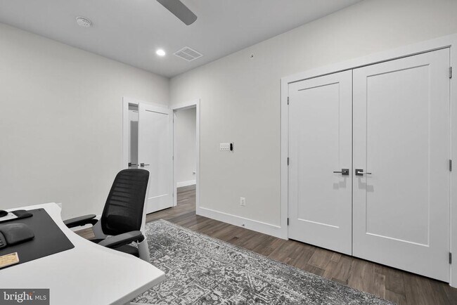 Building Photo - 147 Prairie Ln