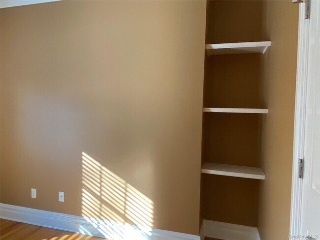 Building Photo - 16 Nicole Ct