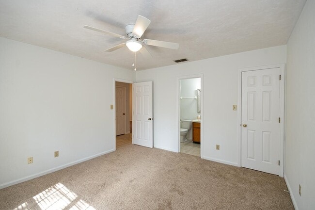 Building Photo - 2039 Hanover Ct