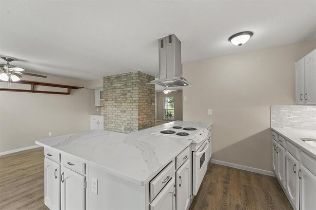 Building Photo - 6931 Tara Dr