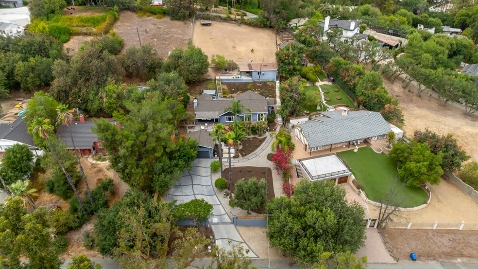 Building Photo - 19419 Oxnard St