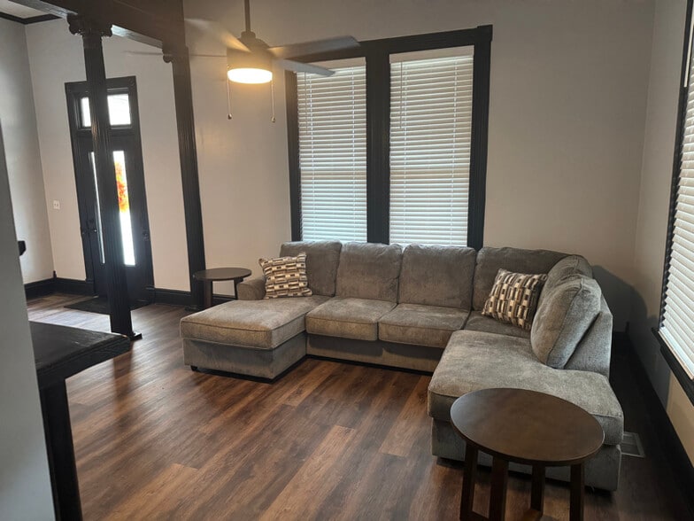 Building Photo - 126 Montgomery St