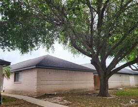 Building Photo - 709 Robin Ave