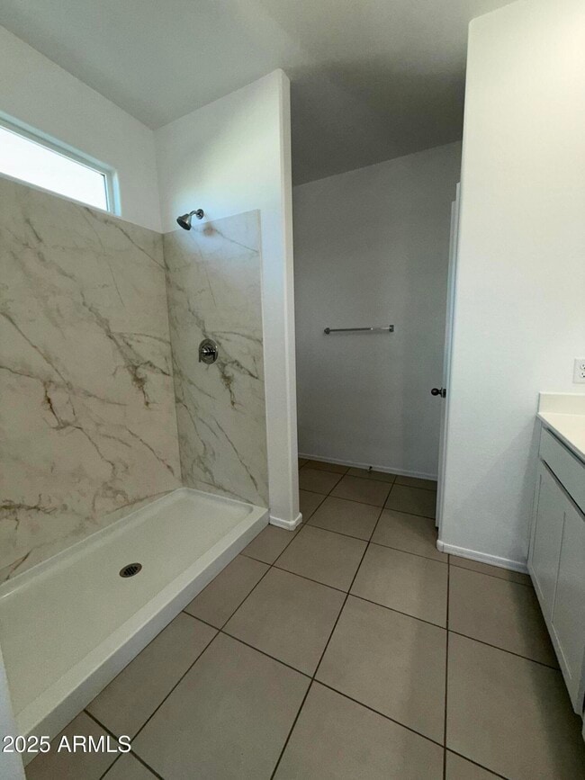 Building Photo - 4620 S 104th Gln