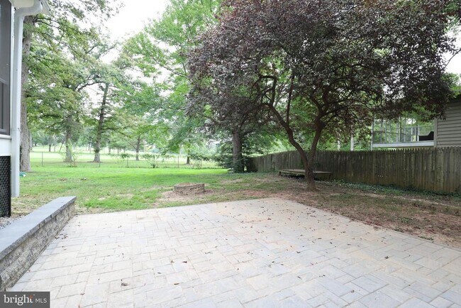 Building Photo - 9704 St Andrews Dr