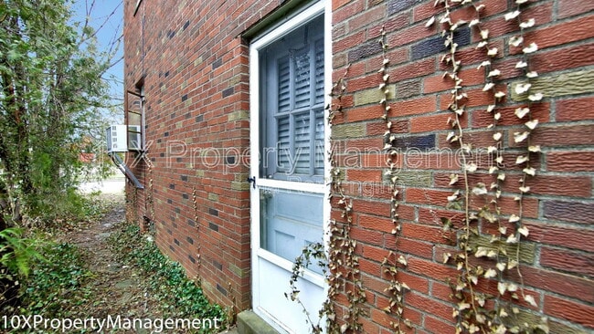 Building Photo - 2911 Sullivant Ave