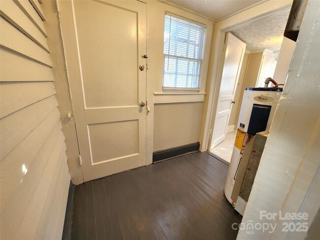 Building Photo - 37 Kesler St