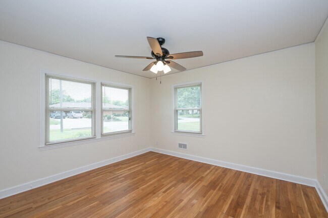 Building Photo - # Charming Greenville Home with Excellent ...