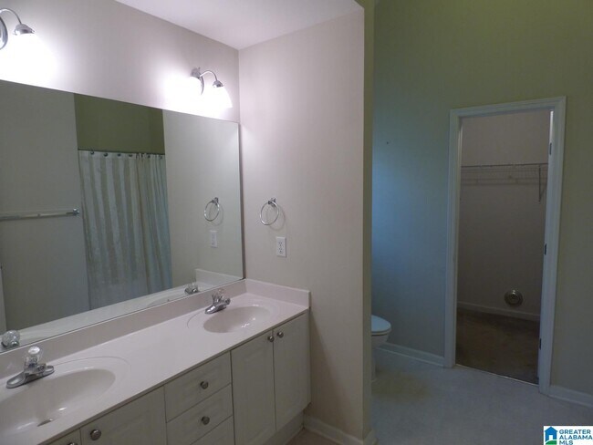 Building Photo - 380 Forest Lakes Dr