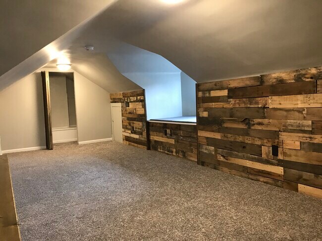 Building Photo - 546 Southern Ave