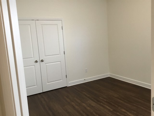 Building Photo - 3080 Creek Village Ln