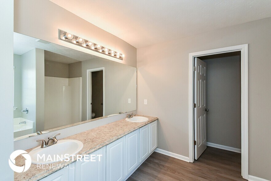 Building Photo - 5000 Cardinal Ct