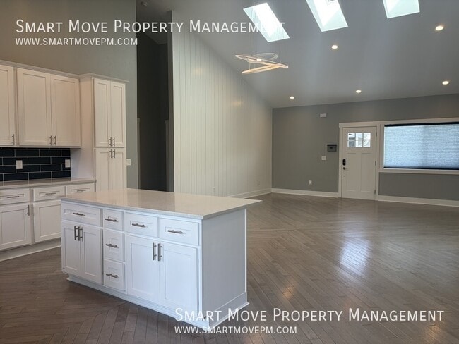 Building Photo - 2311 S Gekeler-