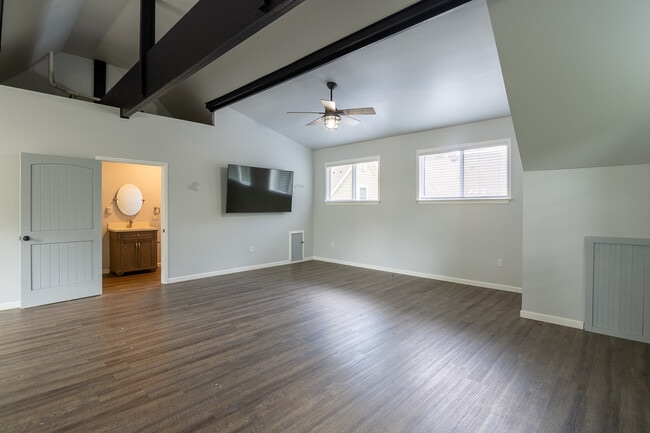 Building Photo - 202 Lagoon Dr