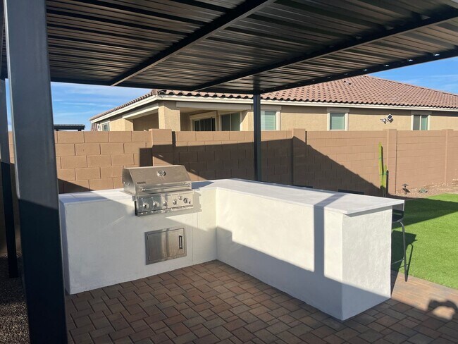 Building Photo - 23914 N 148th Dr