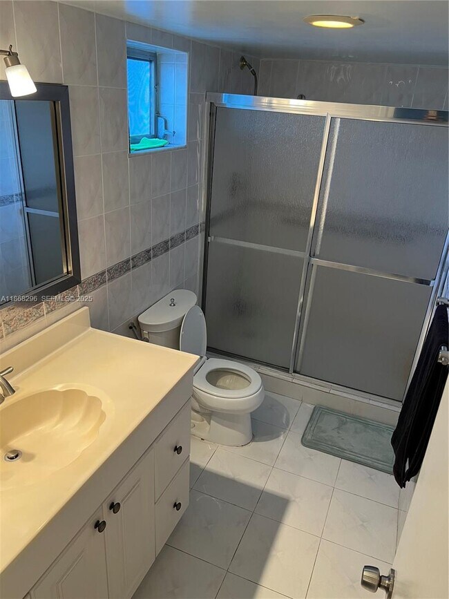 Building Photo - 3551 NE 169th St