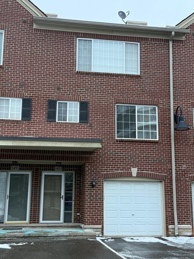 Building Photo - 1493 Silverbrook Ridge Dr