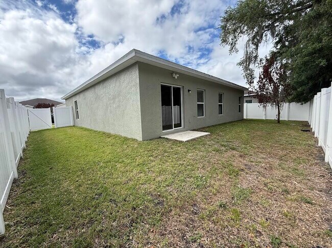 Building Photo - 5234 Oakland Lake Cir