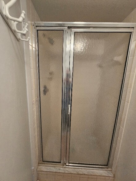 Building Photo - 580 Fairways Ln