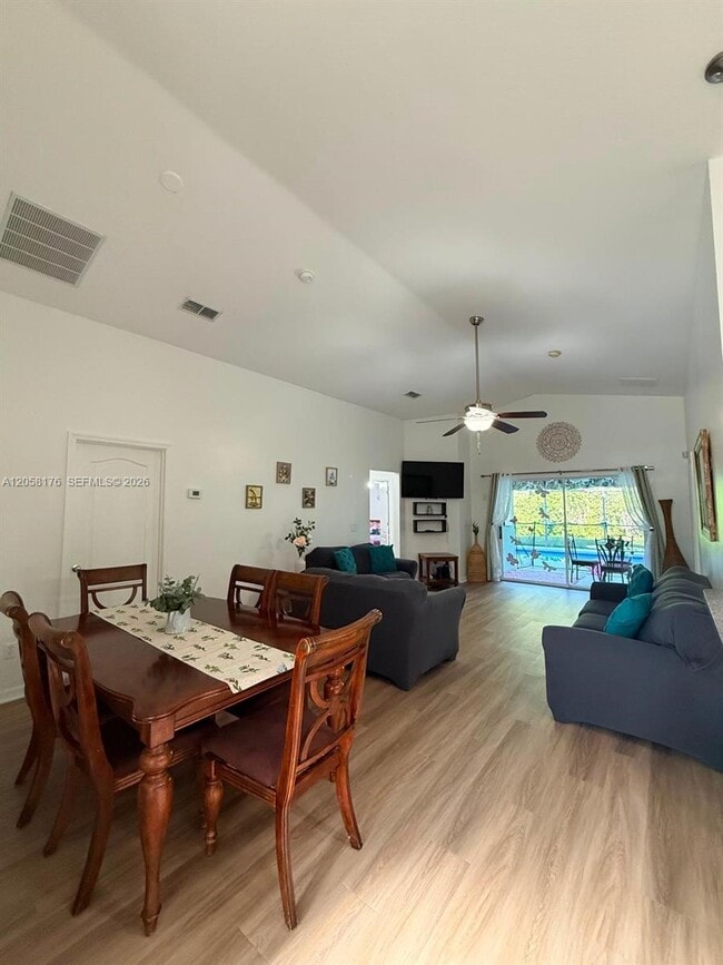 Building Photo - 803 Sandy Ridge Dr