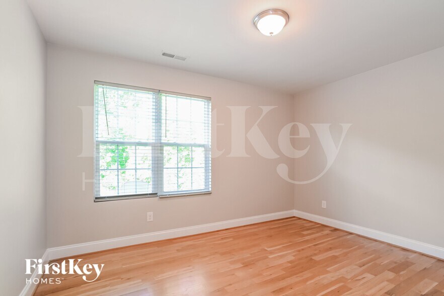 Building Photo - 5821 Parkstone Drive