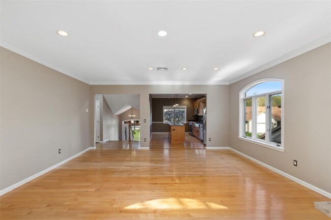 Building Photo - 671 Heritage Hills