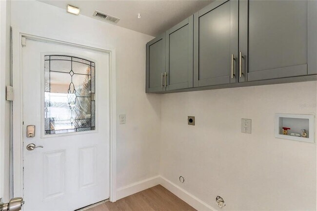 Building Photo - 3225 E Rosery Rd
