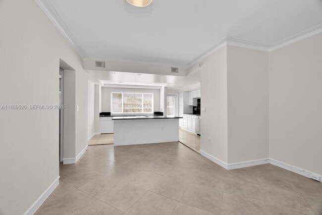 Building Photo - 940 Sevilla Ave