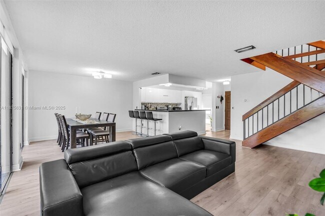 Building Photo - 9931 Costa Del Sol Blvd