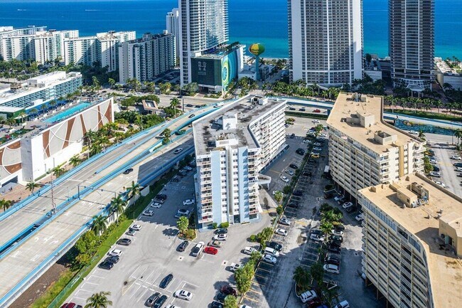 Building Photo - 1801 S Ocean Dr