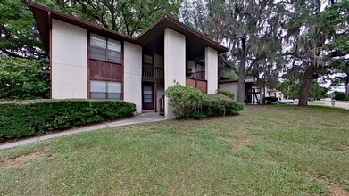 Building Photo - Desirable 2 beds/1.5 bath, first floor unit in Orange Park