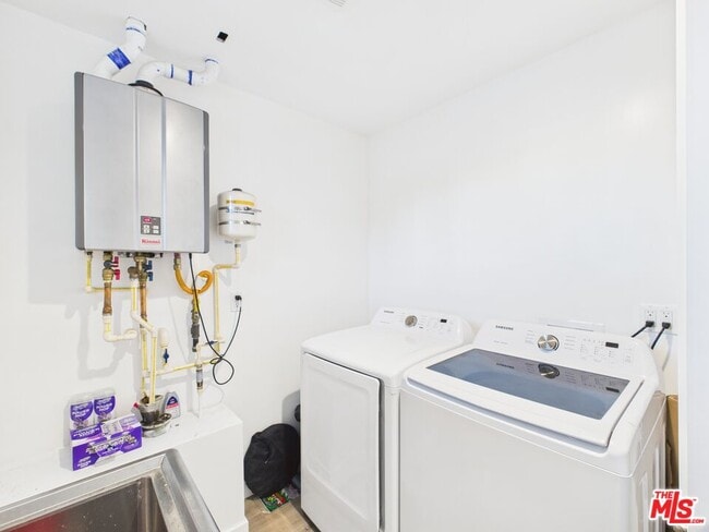 Building Photo - 14525 Killion St