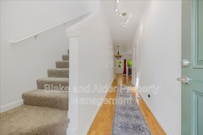 Building Photo - 445 SW 149th Terrace