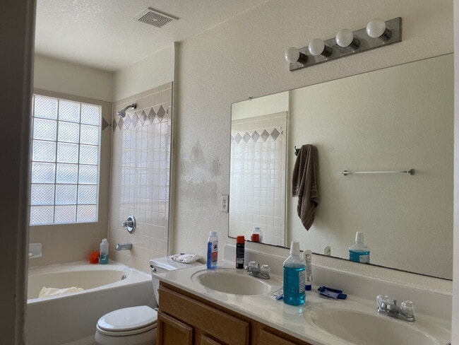 Building Photo - 3057 Manny Aguilera Dr