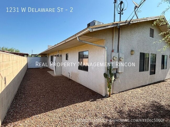 Building Photo - 1231 W Delaware St