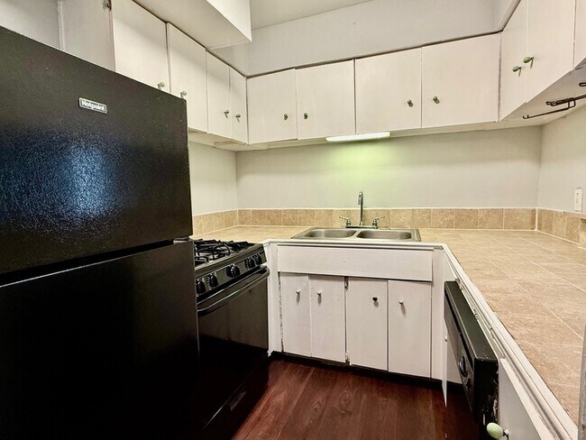 Building Photo - 1000 Heights Blvd