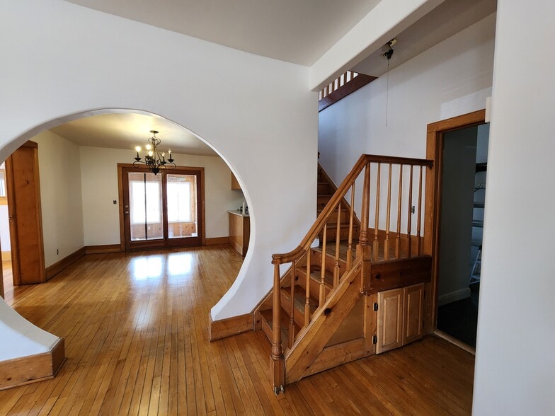 Building Photo - 3847 Bryant St