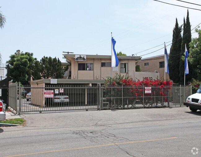 Building Photo - 14410 Valerio St