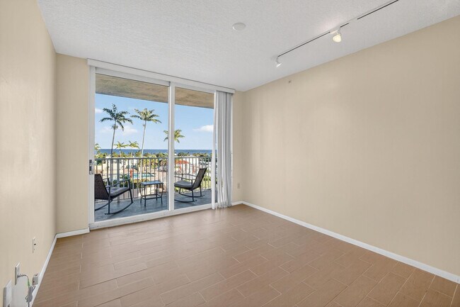 Building Photo - 3020 NE 32nd Ave