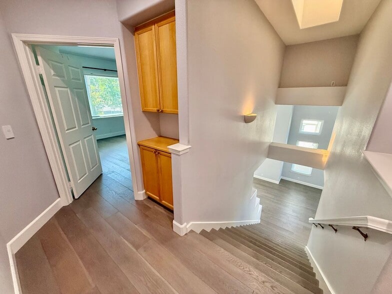 Building Photo - 4238 Diavila Ave